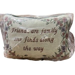 Decorative throw pillow